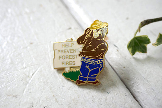 HELP PREVENT FOREST FIRES スモーキーベア SMOKEY BEAR クマ ピンバッジ ピンズ アメリカ 森林火災防止 キャラクター