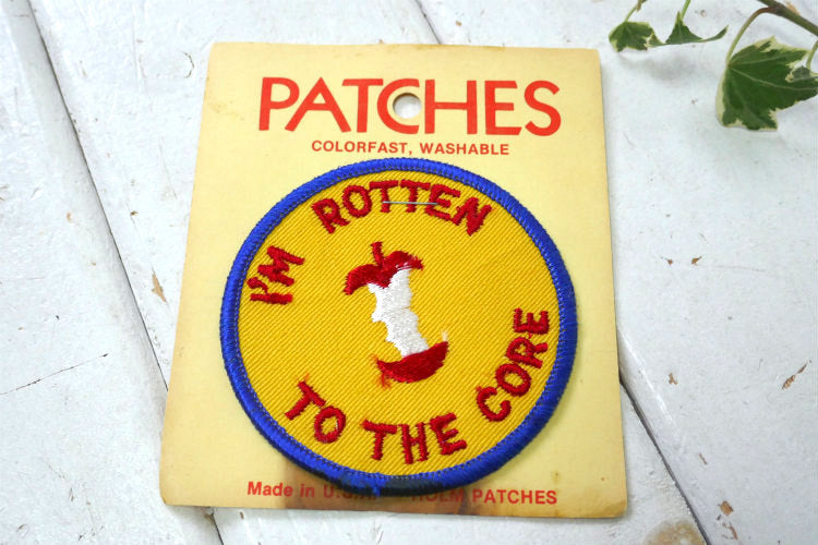 I'M ROTTEN TO THE CORE アメリカンジョーク 芯まで腐った林檎リンゴ メッセージ付きヴィンテージ 刺繍 ワッペン デッドストック USA