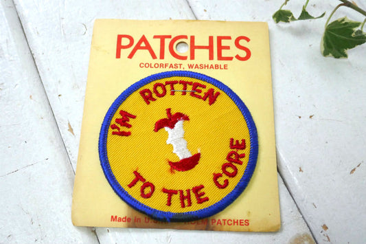 I'M ROTTEN TO THE CORE アメリカンジョーク 芯まで腐った林檎リンゴ メッセージ付きヴィンテージ 刺繍 ワッペン デッドストック USA