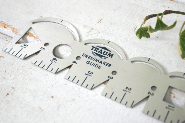TRAUN DORESSMAKER GUIDE ドレスメーカーガイド USA 裁縫 ファッション 服飾 デザイン ヴィンテージ　ルーラー　定規　物さし