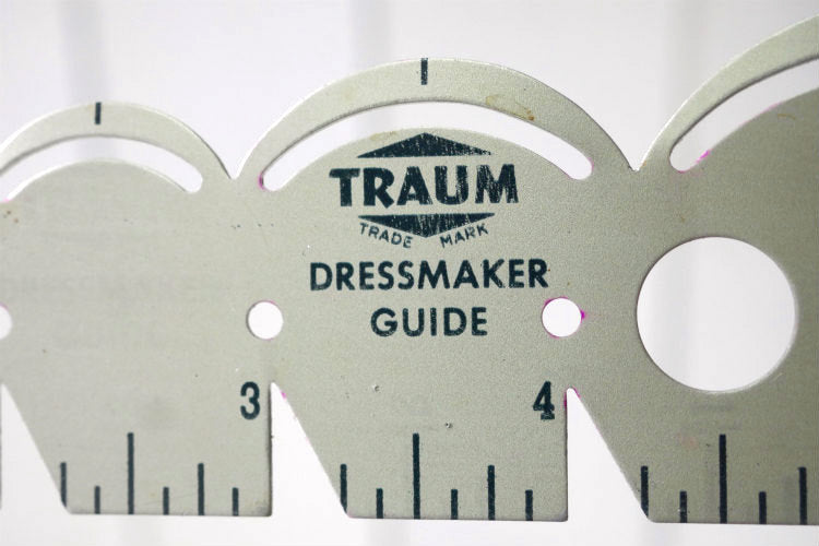 TRAUN DORESSMAKER GUIDE ドレスメーカーガイド USA 裁縫 ファッション 服飾 デザイン ヴィンテージ　ルーラー　定規　物さし