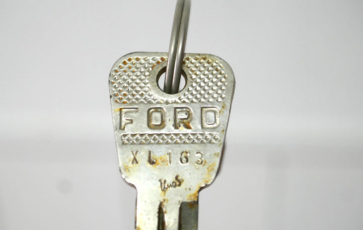 インペリアル 自動車修理 ラジエター専門店 カリフォルニア  ヴィンテージ キーホルダー FORDキー２本付きUSA