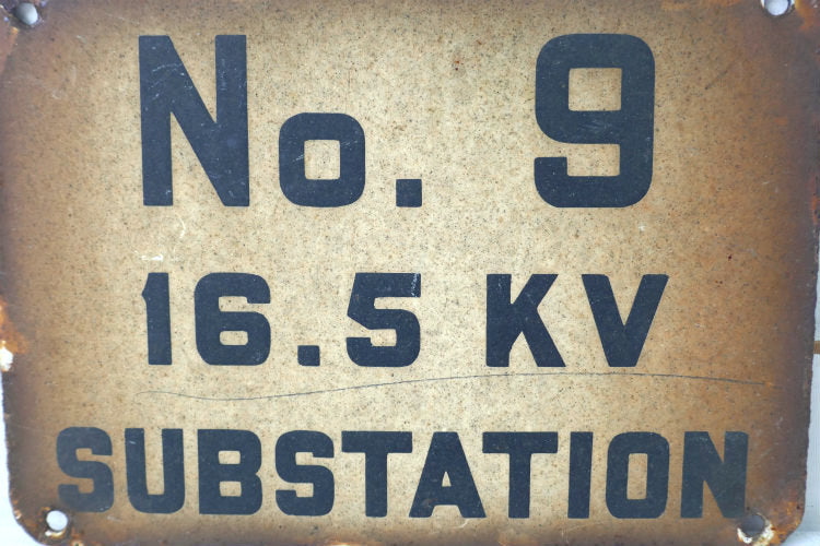 No.9 ナンバーナイン 16.5 KV 高電圧 SUBSTATION 変電所 ホーロー製 ヴィンテージ サイン 看板 USA