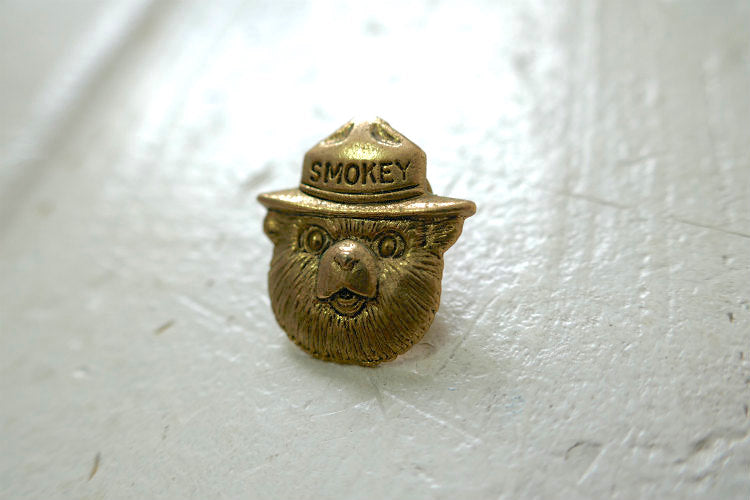 SMOKEY BEAR スモーキーベア 熊 クマ 森林火災防止 キャラクター オフィシャル デッドストック ビンテージ ピンズ ピンバッジ MADE IN USA