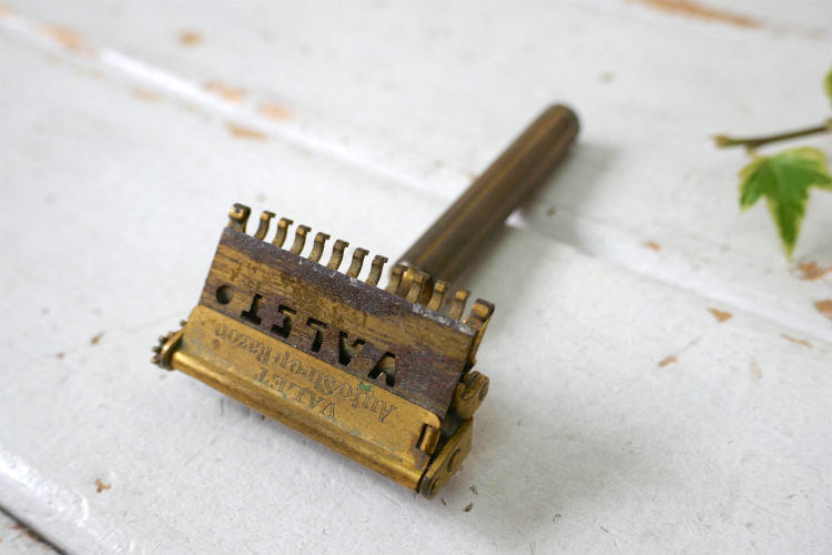 1906y~ Valet Auto Strop 真鍮製 ヴィンテージ カミソリ 髭剃り シェービング シェーバー バーバーショップ USA