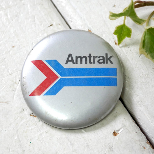 1971y~ Amtrak アムトラック 全米鉄道旅客輸送公社 アドバタイジング ヴィンテージ 缶バッジ USA