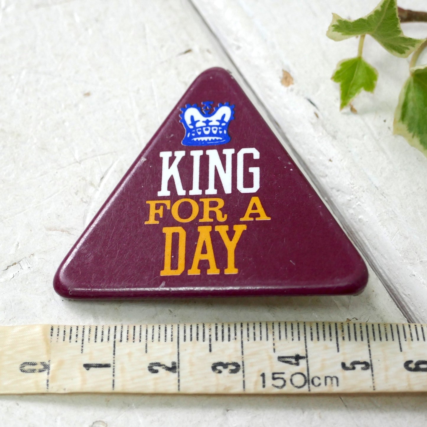 キング・フォー・ア・デイ KING FOR A DAY 三角形　ヴィンテージ　缶バッジ USA