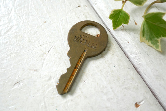 USA MAGUNUM  マグナム 真鍮製　Key ヴィンテージ 古鍵 鍵 キー MADE IN USA