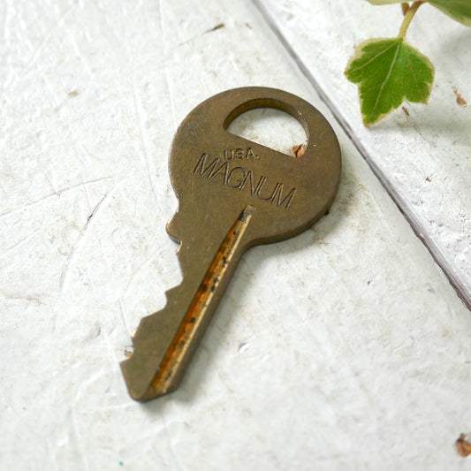 USA MAGUNUM マグナム 真鍮製 Key ヴィンテージ 古鍵 鍵 キー MADE IN USA