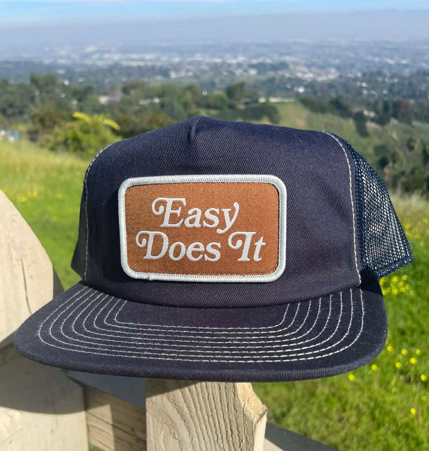 Katin ケイティン Easy Dose It カリフォルニア サーフショップ ネイビー キャップ トラッカーハット メッシュキャップ タイド表付き