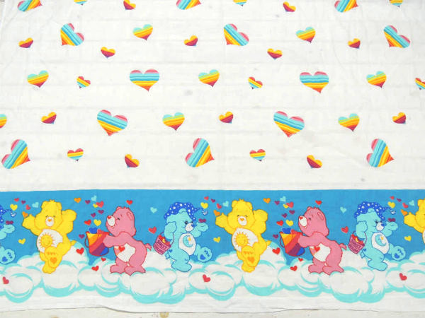 【ケアベア】Care Bears・ラブリー・ハート&レインボー柄・ユーズドシーツ(フラットタイプ)