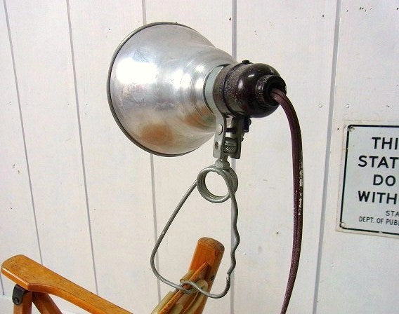 【UL】アルミ製・白いペンキの付いたヴィンテージ・クリップライト/ポータブルランプ/照明 USA