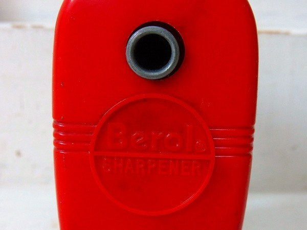 【Berol】赤色の小さなヴィンテージ・ペンシルシャープナー/鉛筆削り　USA