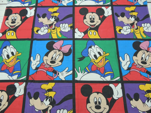 【ミッキー&フレンズ】ディズニー・パネル柄・ヴィンテージ・ユーズドシーツ(フラットタイプ) USA