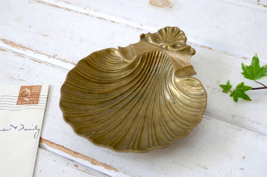 シェル型 真鍮製 エレガント 脚付き ビンテージ 貝 ソープディッシュ 石鹸置き 灰皿 アシュトレイ