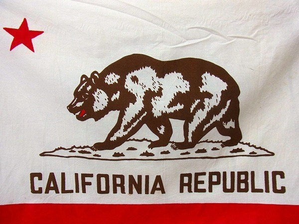 木製ポール付き・大きなヴィンテージ・カリフォルニア州旗/グリズリー/フラッグ USA