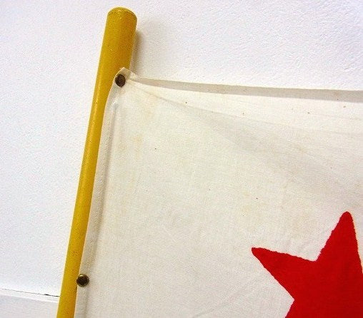 木製ポール付き・大きなヴィンテージ・カリフォルニア州旗/グリズリー/フラッグ USA