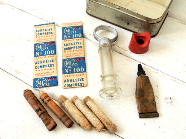 1950y~Snake・ヘビ ファーストエイド・ヴィンテージ・救急箱・ブリキ缶・