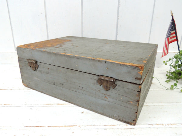 ミリタリーカラー・仕切り付き・木製・ヴィンテージ・木箱・ウッドボックス・工具箱 USA・トランク