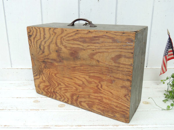 ミリタリーカラー・仕切り付き・木製・ヴィンテージ・木箱・ウッドボックス・工具箱 USA・トランク