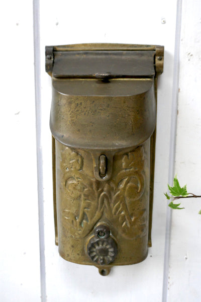 ヴィクトリアン 壁掛け式 真鍮 アンティーク・メールボックス・郵便受け・ポスト USA エレガント