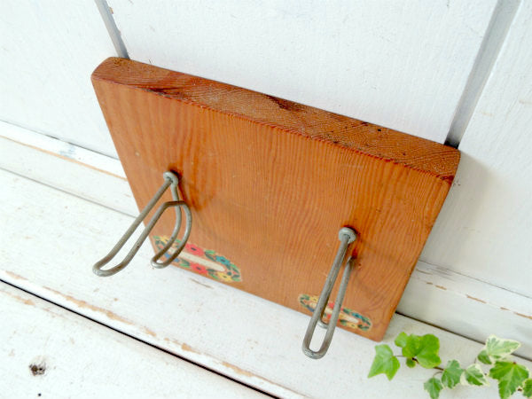 レトロな花柄デカール付き・木製・アンティーク・2連フック/ウォールフック/ハットラック USA