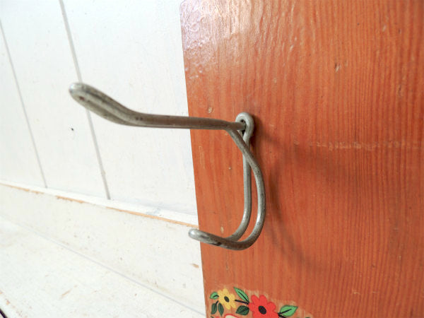 レトロな花柄デカール付き・木製・アンティーク・2連フック/ウォールフック/ハットラック USA