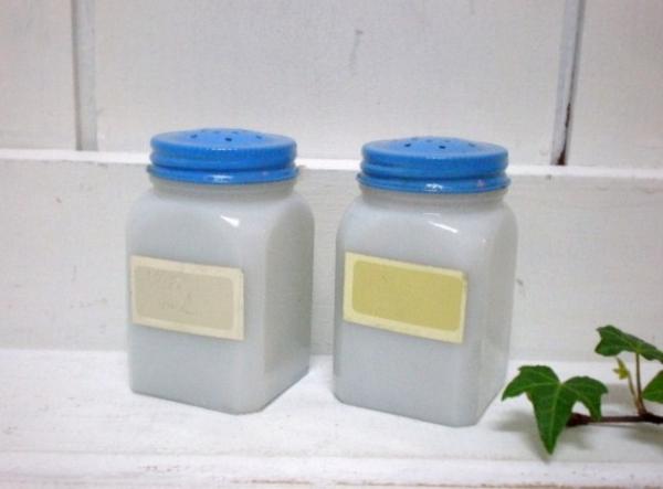 【MINT&BAY LEAF】USA・ミルクガラス製・アンティーク・スパイスボトル2個セット