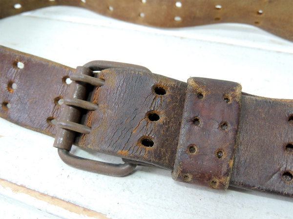 Harness Steerhide ヴィンテージ・3つ穴・OLD・レザーベルト・ベルト・古着 USA