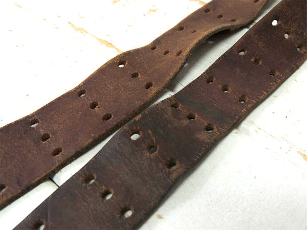 Harness Steerhide ヴィンテージ・3つ穴・OLD・レザーベルト・ベルト・古着 USA