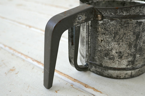 Foley シャビー ティン製 ヴィンテージ フラワーシフター 粉ふるい キッチン用品 アメリカ