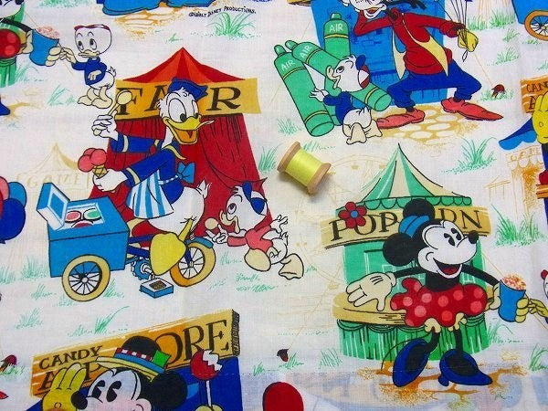 【OLDミッキーマウス】ミッキー&フレンズ・お祭り柄・ヴィンテージ・カーテン/生地/ファブリック