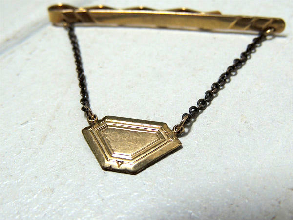 【SIMMONS社製】トラディショナルスタイル・アンティーク・タイピン・ゴールド色・チェーン付き