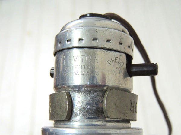 Victor インダストリアル・ヴィンテージ・フロアランプ・スタンドライト・スタジオランプ USA