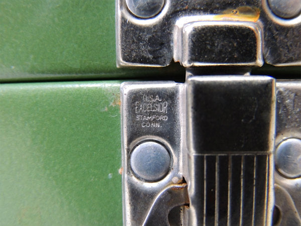 【VICTOR】オリーブグリーン色・2段式・ヴィンテージ・タックルボックス/タックルケース/工具箱