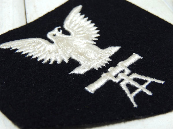 【イーグル・ 鷲】ブラック×ホワイト・ミリタリー・ヴィンテージ・刺繍ワッペン