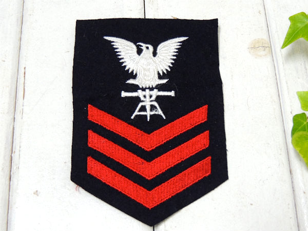 イーグル・ 鷲 ブラック×ホワイト×レッド・ミリタリー・ビンテージ・刺繍ワッペン・軍隊