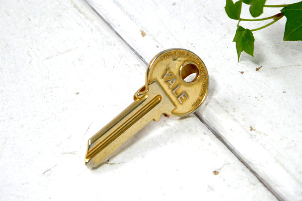 【YALE・USA】鍵・モチーフ・ヴィンテージ・タイピン・ゴールドトーン・key・アクセサリー