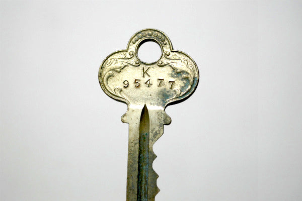 模様の素敵なアンティーク・キー・P&F 古鍵・USA・K 95477・ナンバー付き・刻印