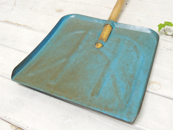 【スノーシャベル】木製×ティン製・ ロングハンドル・シャビーなヴィンテージ・雪かきスコップ/シャベル