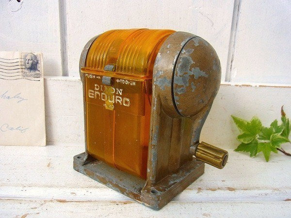 【DIXON】オレンジ色のスケルトン・アンティーク・ペンシルシャープナー/鉛筆削り USA