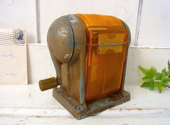 【DIXON】オレンジ色のスケルトン・アンティーク・ペンシルシャープナー/鉛筆削り USA