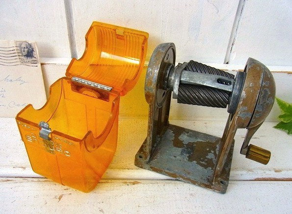 【DIXON】オレンジ色のスケルトン・アンティーク・ペンシルシャープナー/鉛筆削り USA