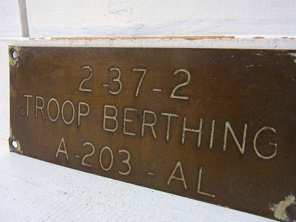 【TROOP BERTHING】アメリカ海軍・真鍮製・40’sアンティーク・船内プレート