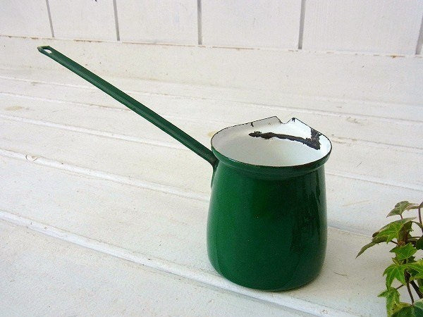 ユーゴスラビア製・緑色の小さなアンティーク・ホーロー・バターメルター/片手鍋