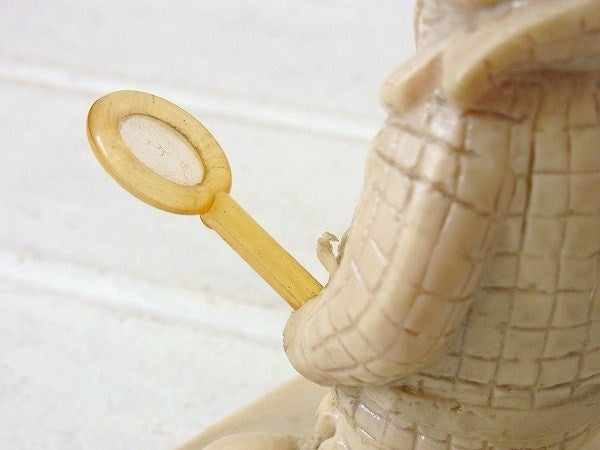 ルーペを持った男性の1970年製・ヴィンテージ・メッセージドール/人形 USA