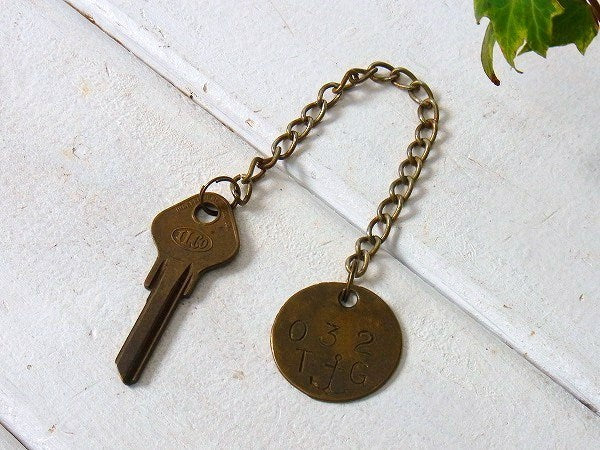 【アンカーマーク・ミリタリー】チェーン付き・ヴィンテージ・真鍮ナンバータグ&鍵・キーホルダー・マリン