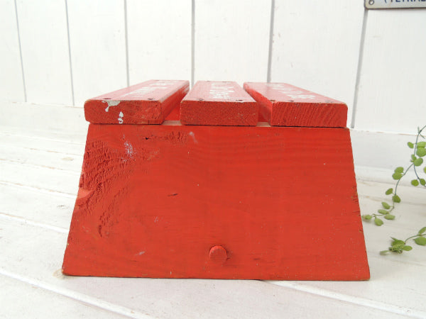 USA!英文字入りの赤色・ヴィンテージ・木製ステップスツール/踏み台/子供イス