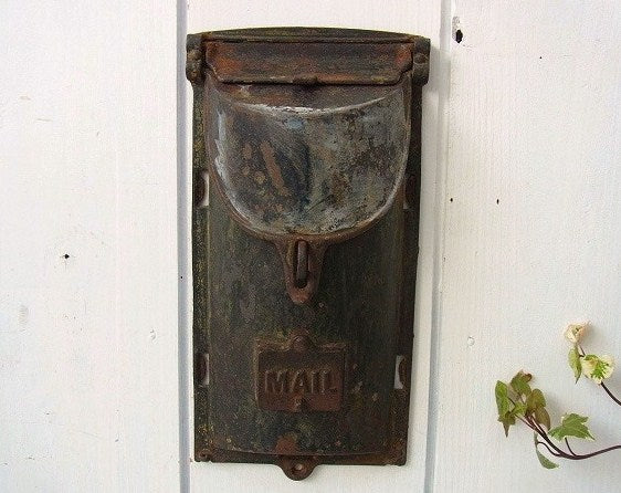黒色のキャストアイアン製・アンティーク・メールボックス/郵便受け/ポスト USA