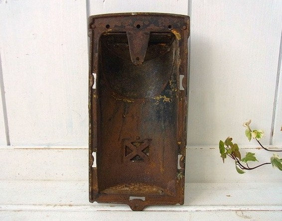 黒色のキャストアイアン製・アンティーク・メールボックス/郵便受け/ポスト USA